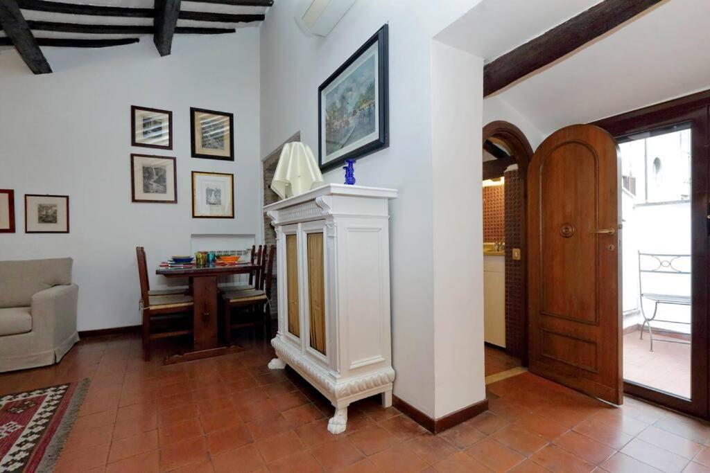 Benedetta21 Apartment